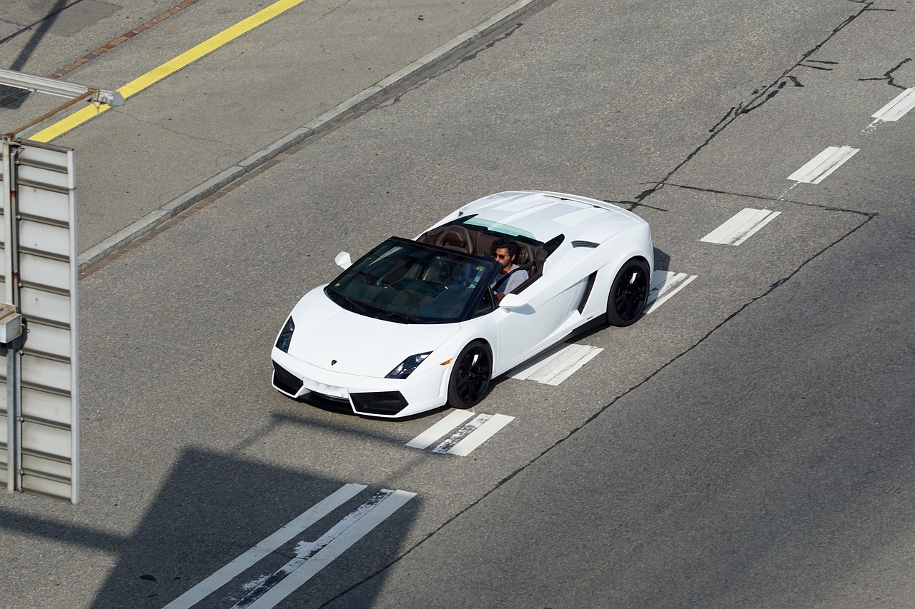 男子购车遇险,买二手车回家后原车主远程锁车 男子购车遇险,买二手车回家后原车主远程锁车